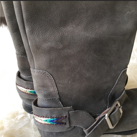 Lucky Brand distressed beaded boots 8.5 - Picture 2 of 4